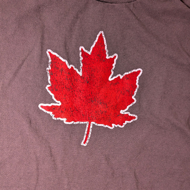 Canada maple leave vintage style retro t shirt gift